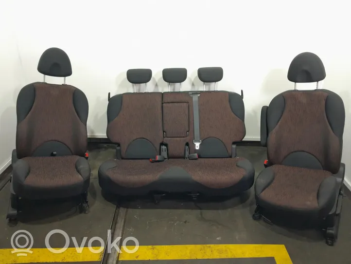 Nissan Note (E11) Sėdynių komplektas 01