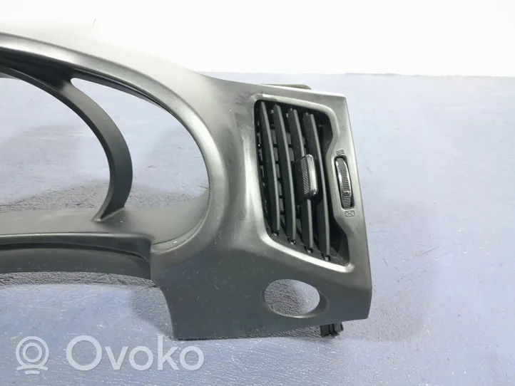 KIA Sportage Moldura protectora de la rejilla de ventilación lateral del panel 84830-3U020AK5