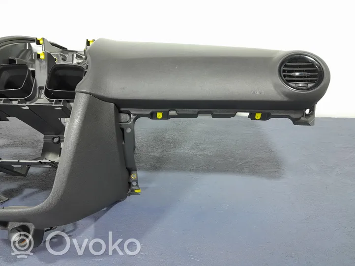 Opel Corsa D Dashboard 01