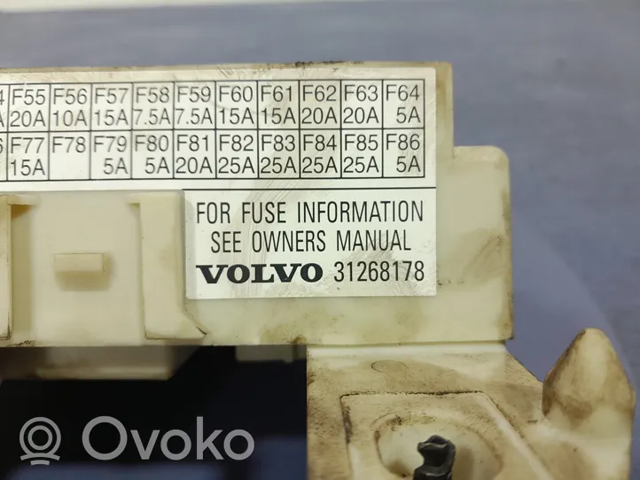 Volvo V50 Fuse box set 31268178