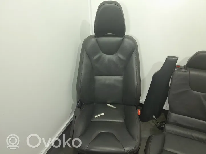 Volvo XC60 Seat set 01