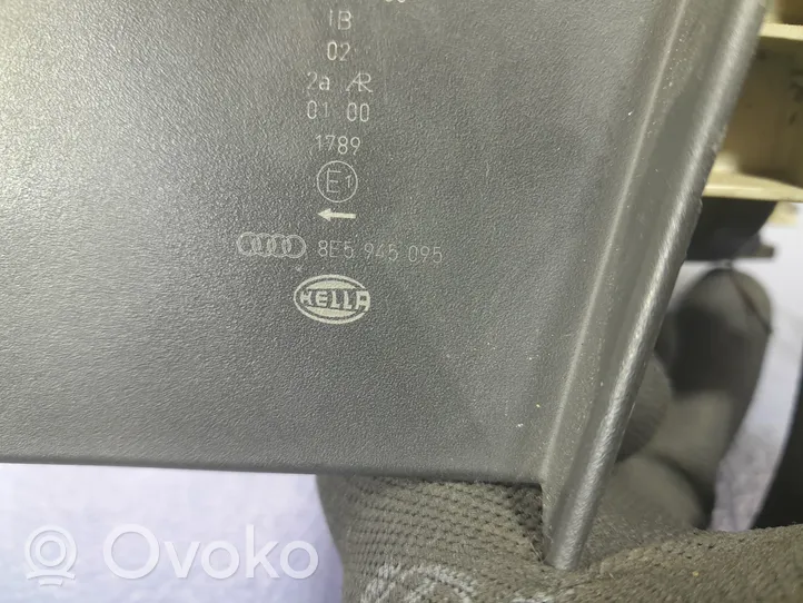 Audi A4 S4 B7 8E 8H Galinis žibintas kėbule 8E5945095