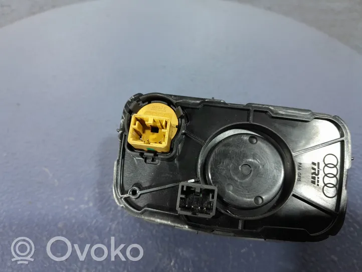 Audi Q2 - Przełącznik świateł 01