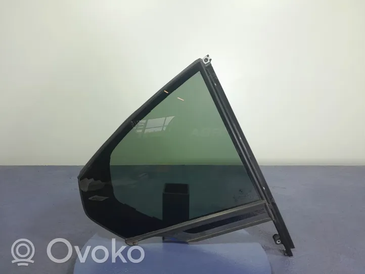 BMW M3 Rear side window/glass 7425088