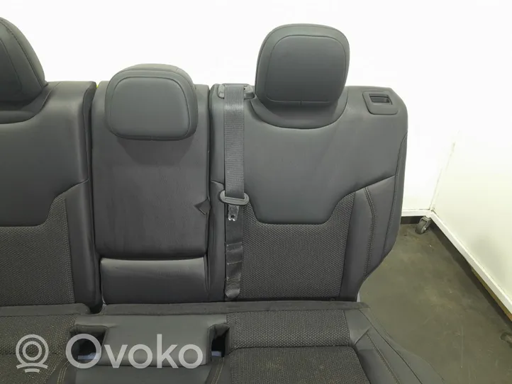 Jeep Compass Kanapa tylna / Fotel drugiego rzędu 01