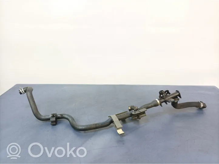 BMW 5 G30 G31 Tuyau de liquide de refroidissement moteur 9471114