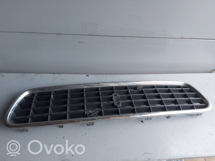 Volvo S40 Front bumper upper radiator grill 08620116