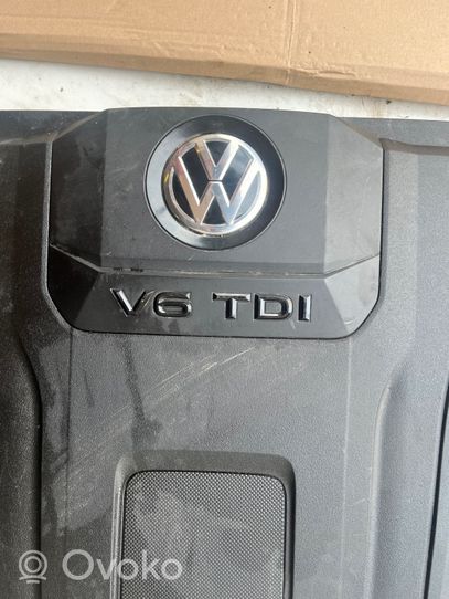 Volkswagen Touareg III Moldura de la guantera 70593911