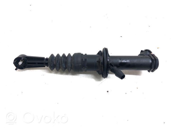 Renault Megane III Clutch slave cylinder 