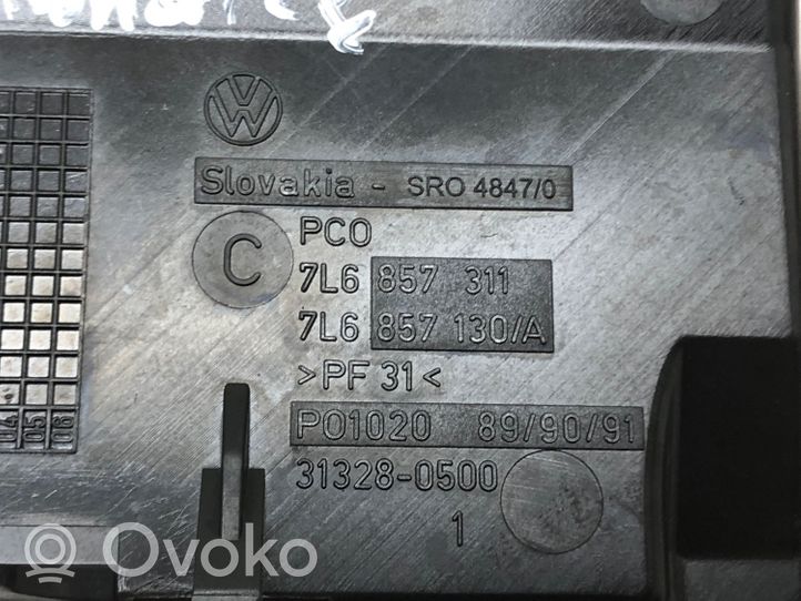 Volkswagen Touareg I Boîte / compartiment de rangement pour tableau de bord 7L6857311