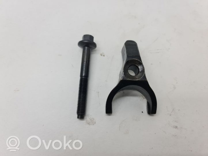 Land Rover Discovery Fuel Injector clamp holder ERR6064