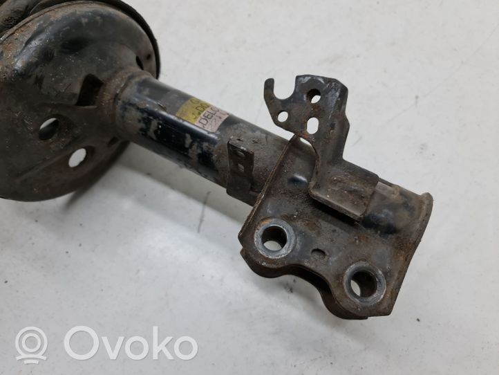 Toyota Carina T190 Ammortizzatore anteriore con molla elicoidale 22117910