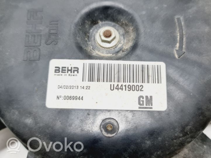 Opel Meriva B Osłona wentylatora chłodnicy 13332666