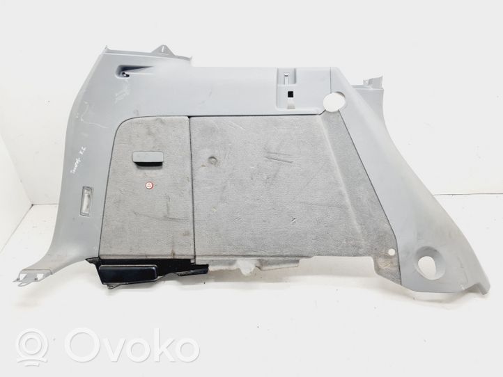 Volkswagen Touareg I Garniture panneau latérale du coffre 7L6867037