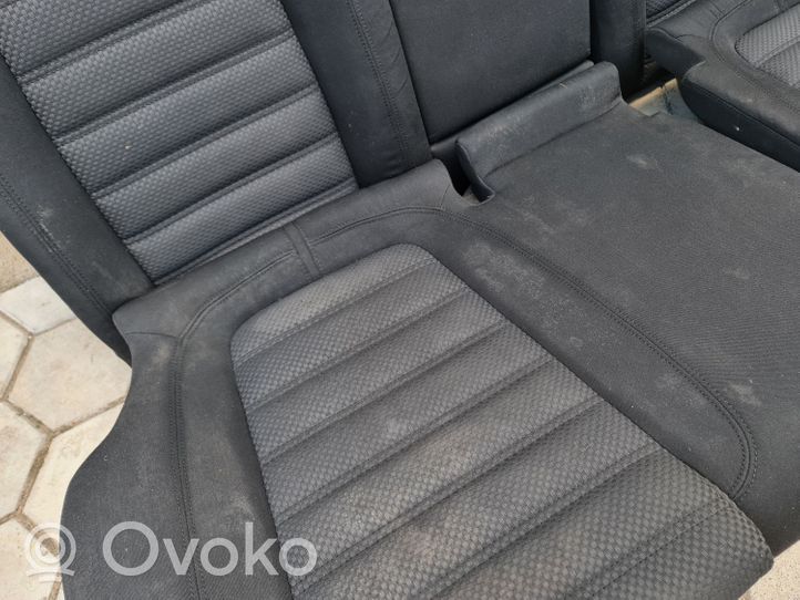 Volkswagen PASSAT B6 Fotel tylny 