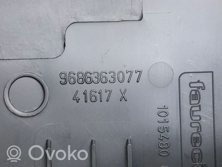 Citroen C3 Ohjauspyörän pylvään verhoilu 9686363077