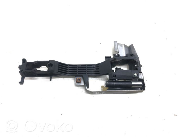 Subaru Outback Klamka/wspornik zewnętrzny drzwi przednich 61142FG000