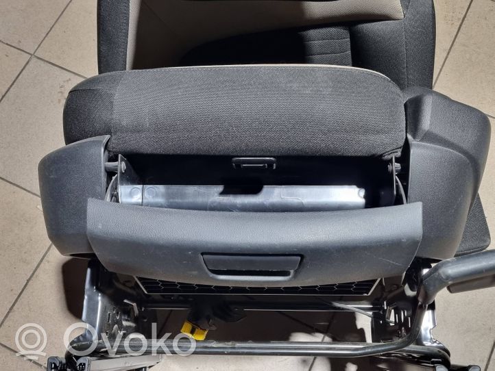 Citroen C4 Grand Picasso Priekinė keleivio sėdynė 
