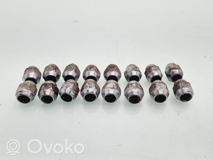 KIA Sorento Nuts/bolts 