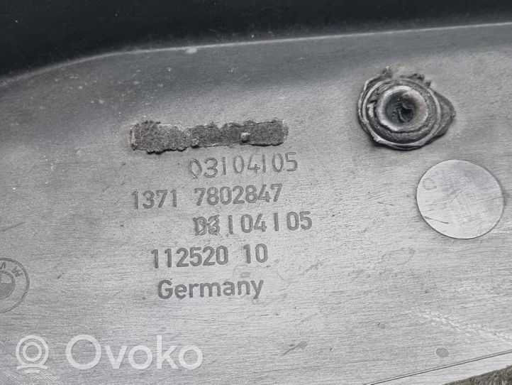 BMW 5 F10 F11 Variklio dangtis (apdaila) 13717802847