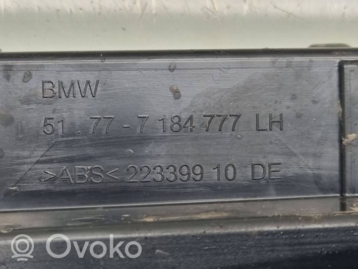 BMW 5 F10 F11 Muu kynnyksen/pilarin verhoiluelementti 51777184777
