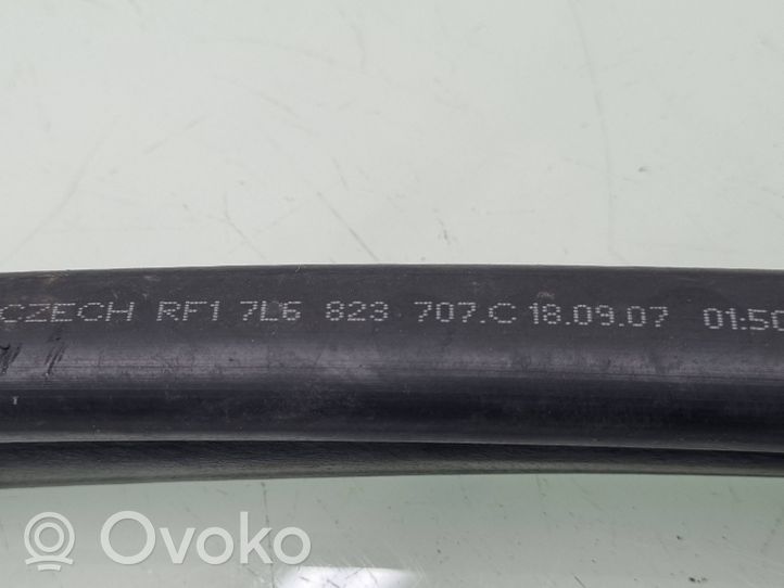 Volkswagen Touareg I Engine compartment rubber 7L6823707C