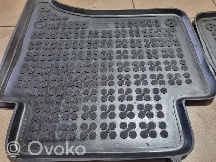 Volkswagen Touareg I Kit tapis de sol auto 