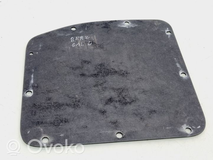 Citroen Berlingo Rivestimento pannello laterale del bagagliaio/baule 967760343