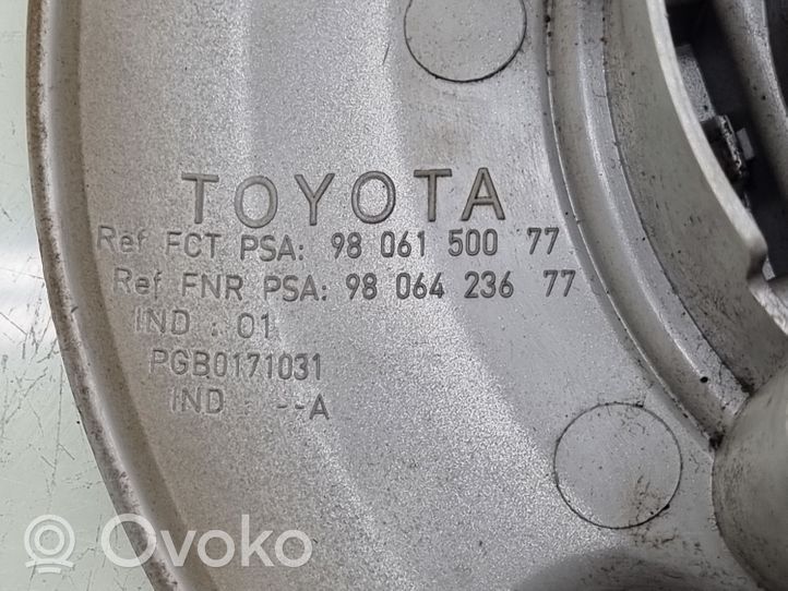Toyota Proace Enjoliveur d’origine 9806150077