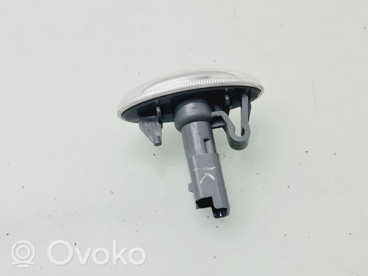 Toyota Aygo AB40 Sparno posūkio žibintas 9680057480