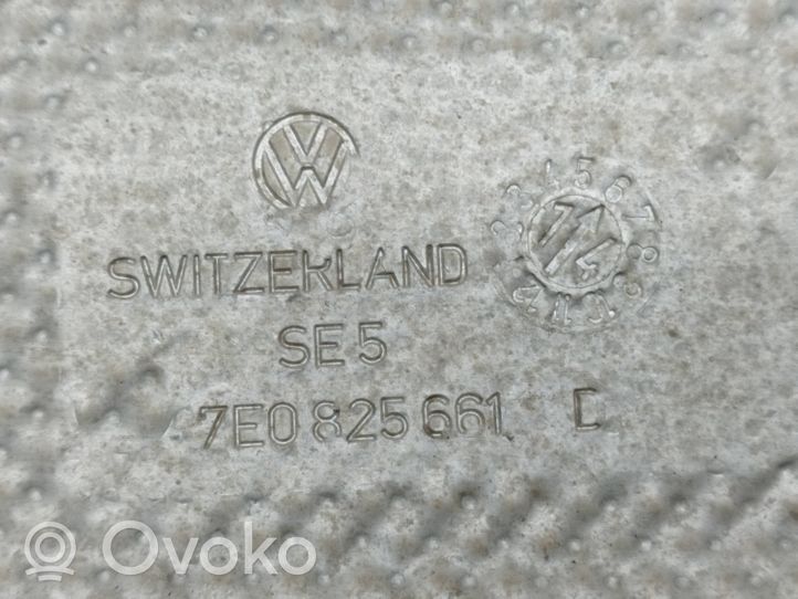 Volkswagen Transporter - Caravelle T5 Osłona termiczna rury wydechowej 7E0825661D