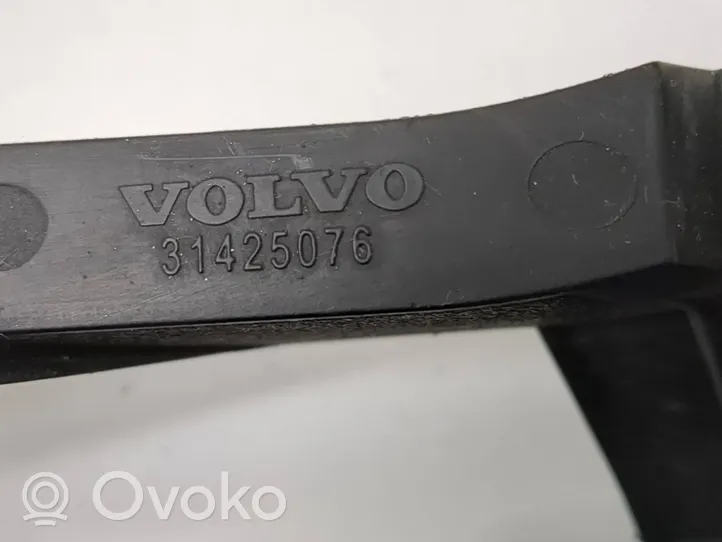 Volvo S90, V90 Etupuskurin alempi jäähdytinsäleikkö 31425076