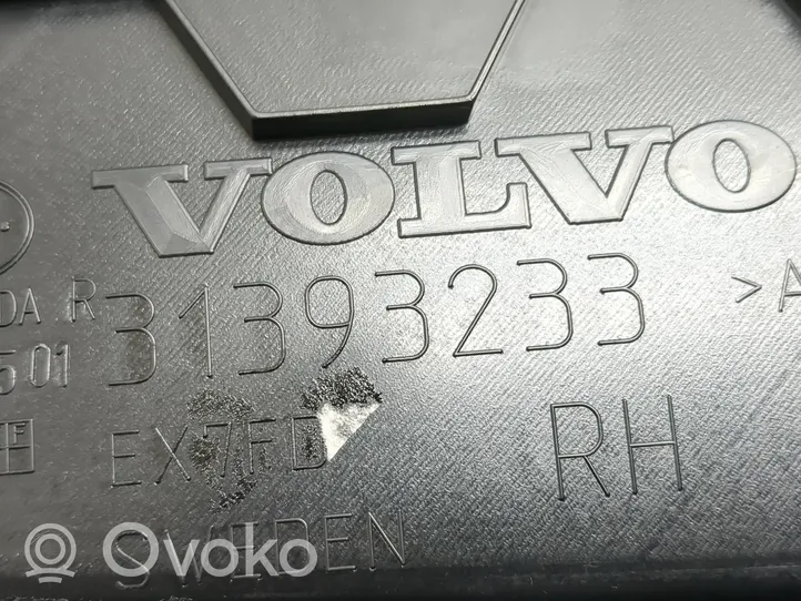Volvo S90, V90 Takaoven verhoilu 31393233