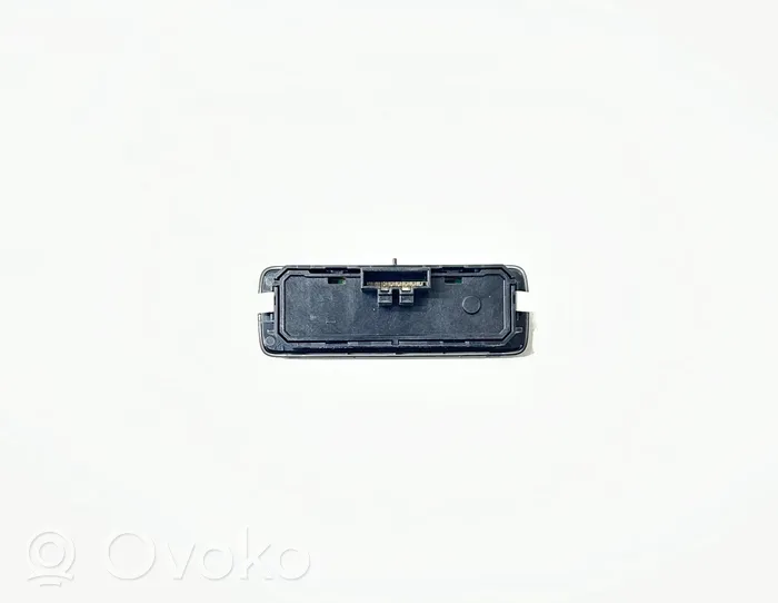 Volvo S90, V90 Выключатель открытия задней двери 31376510