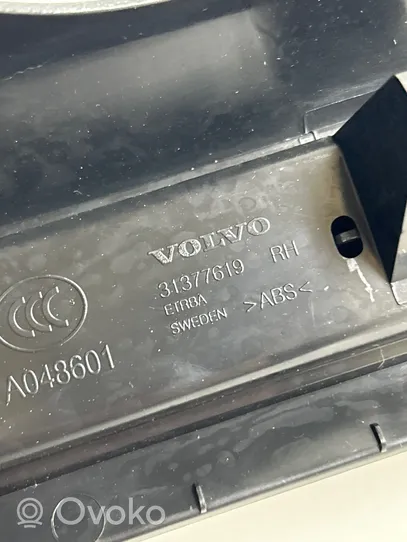 Volvo S90, V90 Takaoven kynnyksen suojalista 31377619