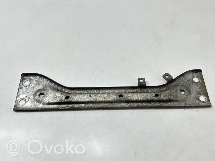 Volkswagen PASSAT B8 Muffler mount bracket/holder 5Q0804421B