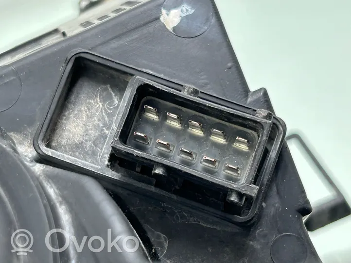 Opel Meriva B Lampa przednia 13286612