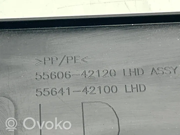Toyota RAV 4 (XA50) Cita veida paneļa detaļa 5560642120