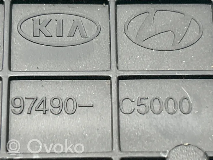 KIA Sorento Kojelaudan sivutuuletussuuttimen kehys 97490C5000