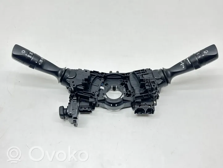 Toyota Land Cruiser (J150) Leva/interruttore dell’indicatore di direzione e tergicristallo 17F744