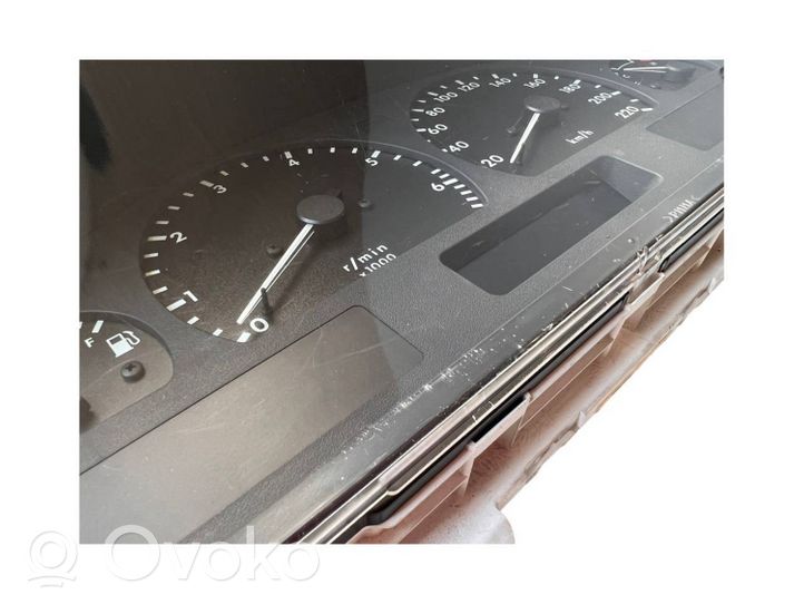 Land Rover Range Rover P38A Geschwindigkeitsmesser Cockpit YAC111940