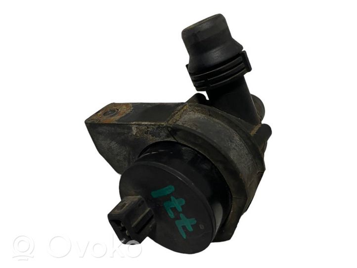 Land Rover Range Rover L322 Pompe à eau de liquide de refroidissement 6904541