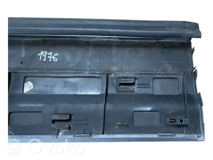 Porsche Cayenne (92A) Takaoven lista (muoto) 7P5839788J