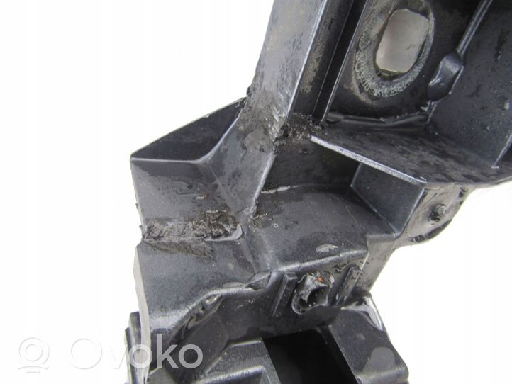 Ford Kuga I Staffa del pannello di supporto del radiatore parte superiore A8V418B041