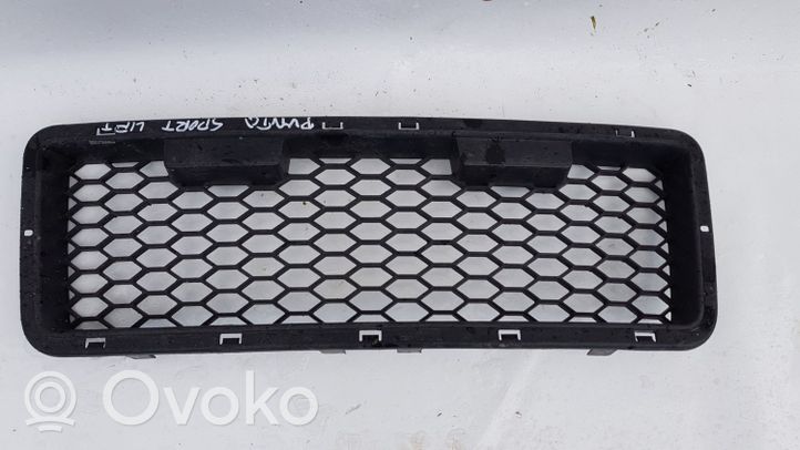 Fiat Punto (199) Grille inférieure de pare-chocs avant 