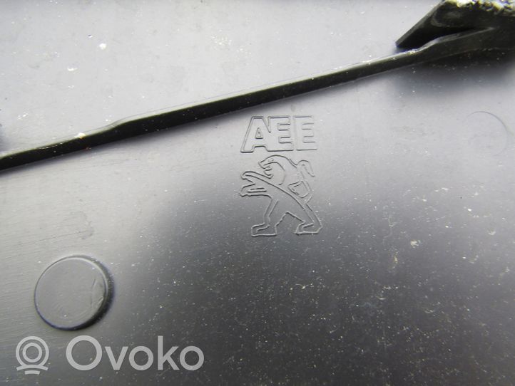 Peugeot 508 Ramka przedniej tablicy rejestracyjnej 