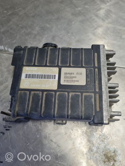 Volkswagen PASSAT B3 Dzinēja vadības bloks 0261200261