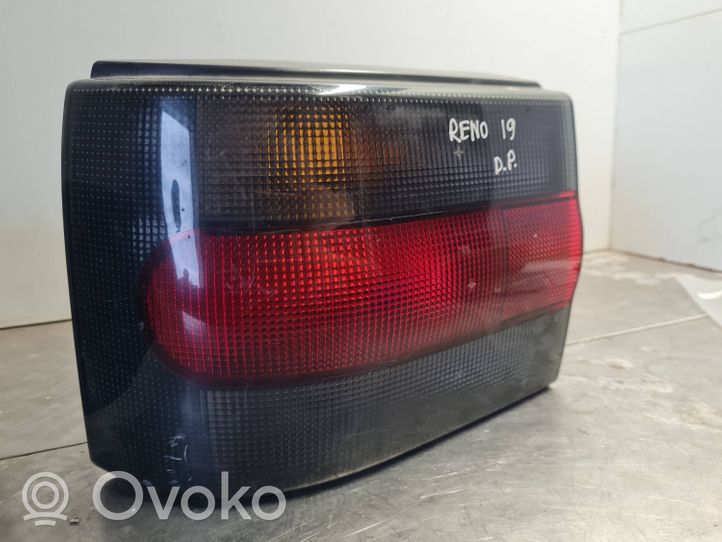 Renault 19 Rear/tail lights 2VP7700673601