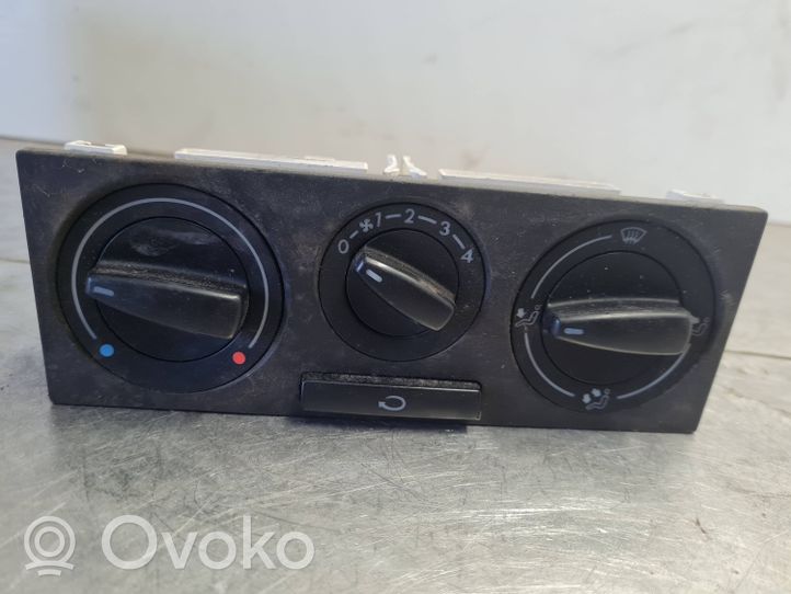 Volkswagen Golf IV Panel klimatyzacji 1J0819045F