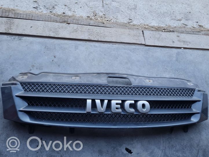 Iveco Daily 35.8 - 9 Grotelės priekinės 3802801